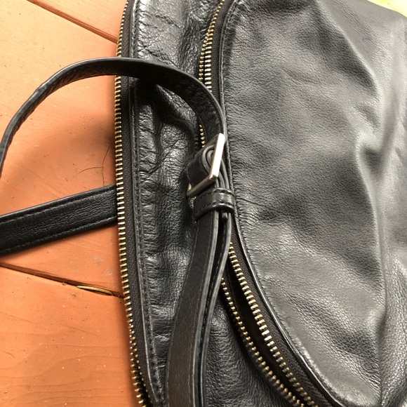 Margot New York handbag black dual zip openings 12” X 11”. - Picture 2 of 3